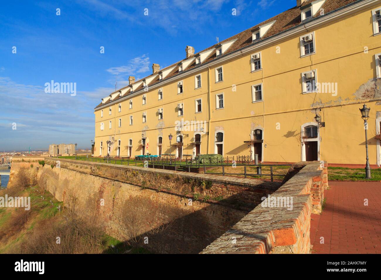 Della Fortezza Petrovaradin, la caserma lungo Foto Stock