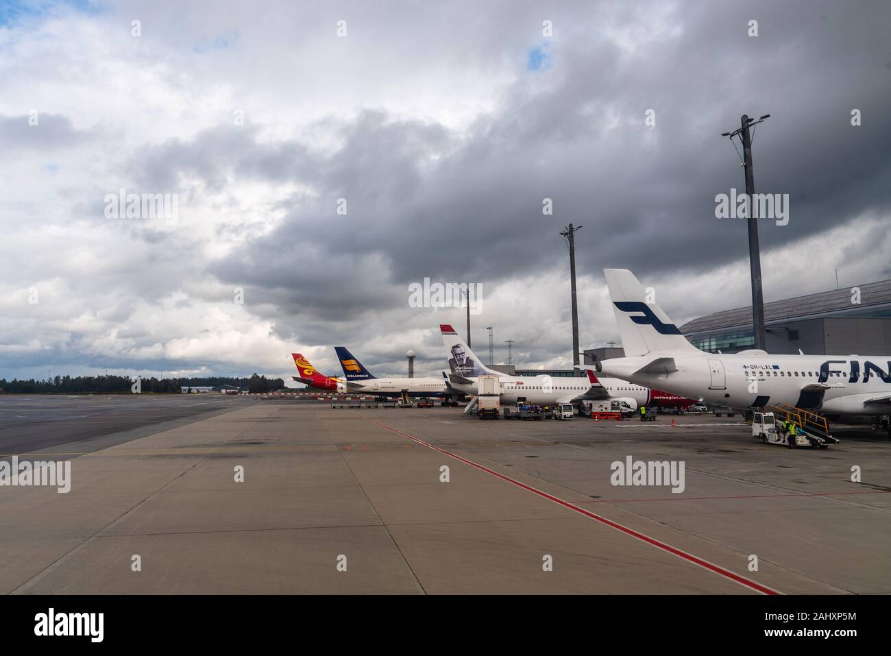 Oslo, Norvegia - 12 agosto 2019: aeroplani in pista di Oslo Gardermoen International Airport. Foto Stock
