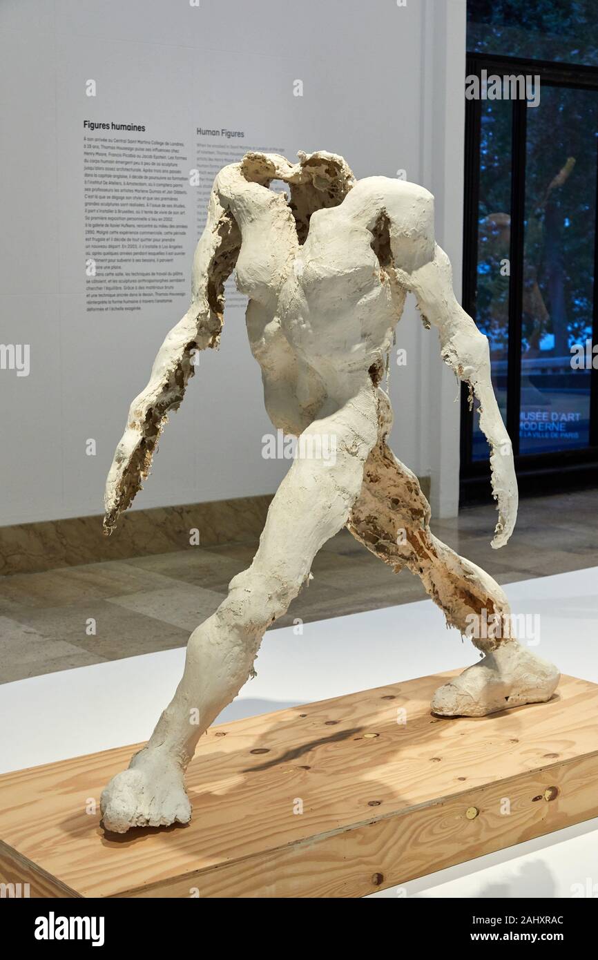 '''Uomo a piedi", 1995, quasi umani, Thomas Houseago, MAM, città di Parigi Museo di Arte Moderna e il Musée d'Art Moderne de la Ville de Paris, Francia Foto Stock