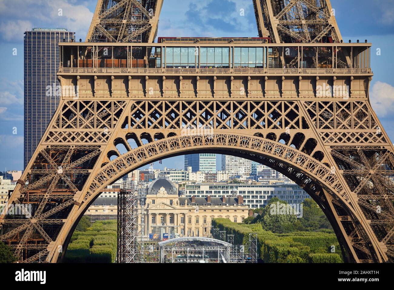 Eiffel no people immagini e fotografie stock ad alta risoluzione - Alamy
