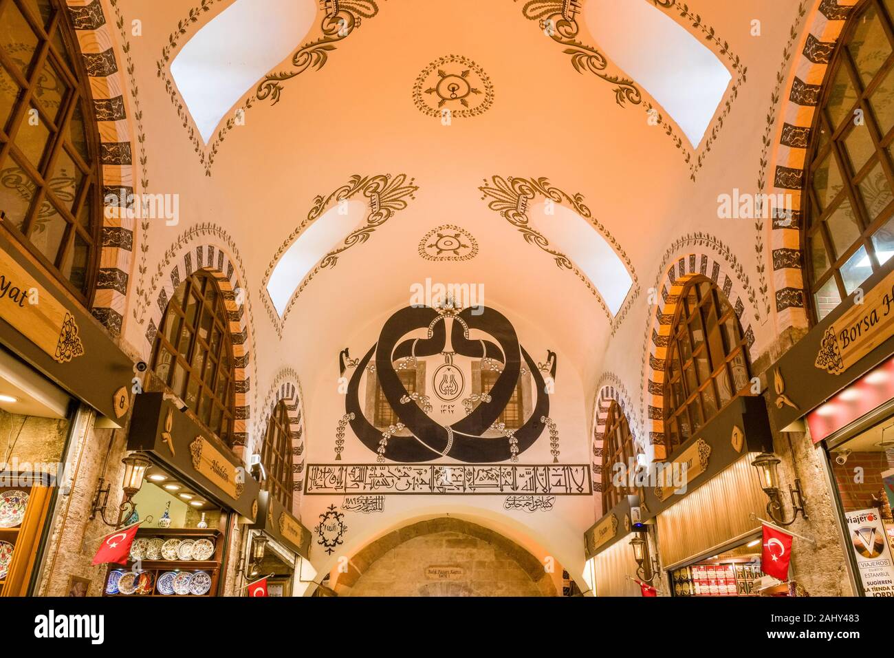 Il design degli interni di Bazar delle Spezie, Mısır Çarşısı, noto anche come il Bazaar Egiziano Foto Stock