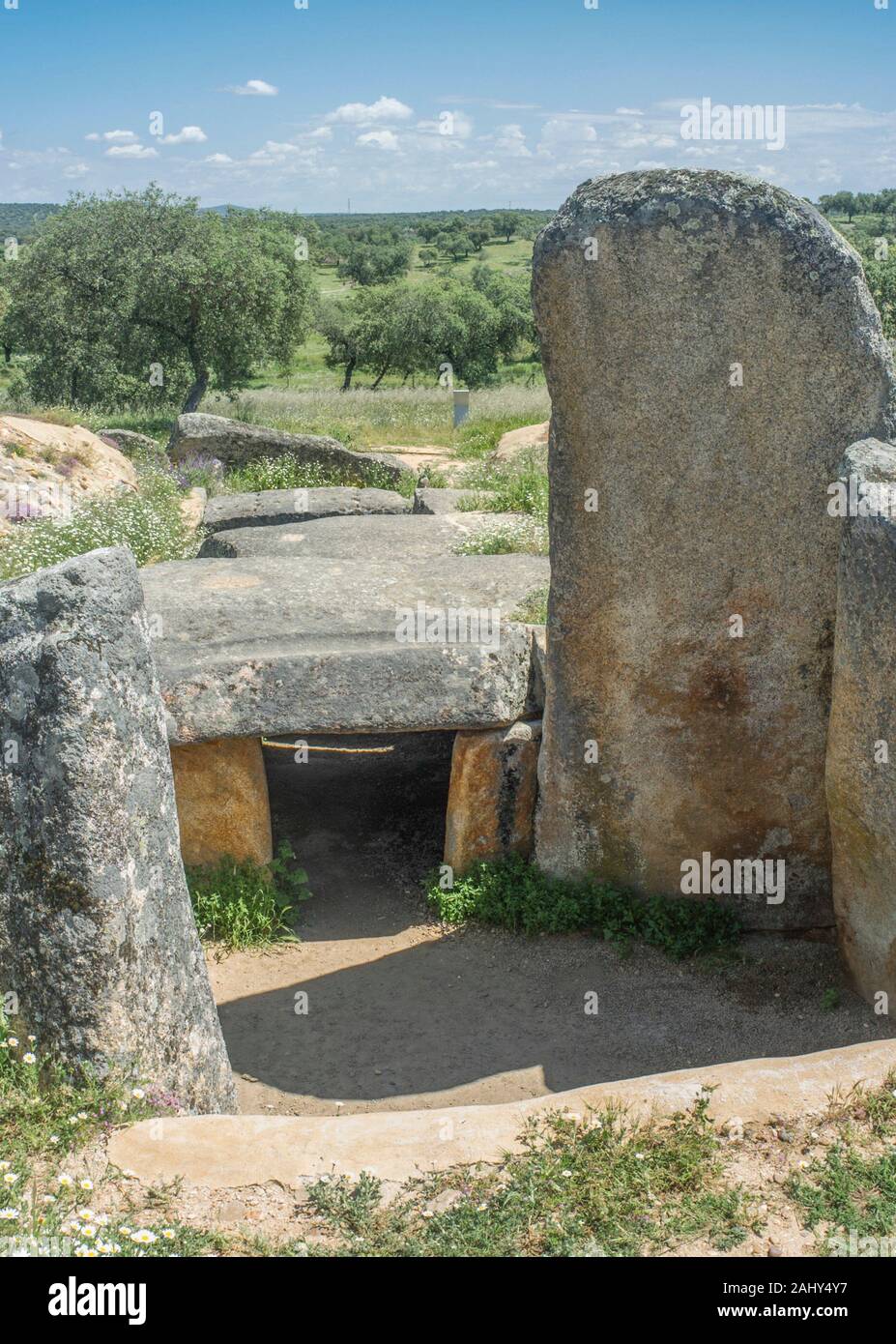 Dolmen di Lacara, il più grande di sepoltura megalitica in Estremadura. Spagna. Foto Stock