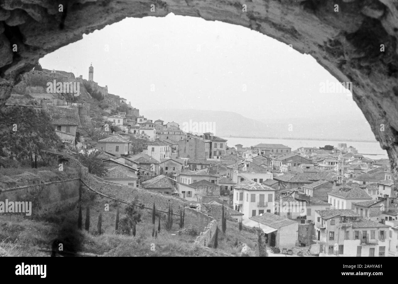 Blick auf die Stadt Nauplia oder Nafplion, Griechenland Peloponnes 1950er Jahre. Vista della città Nauplia o Nafplion, Grecia Peloponneso 1950s. Foto Stock