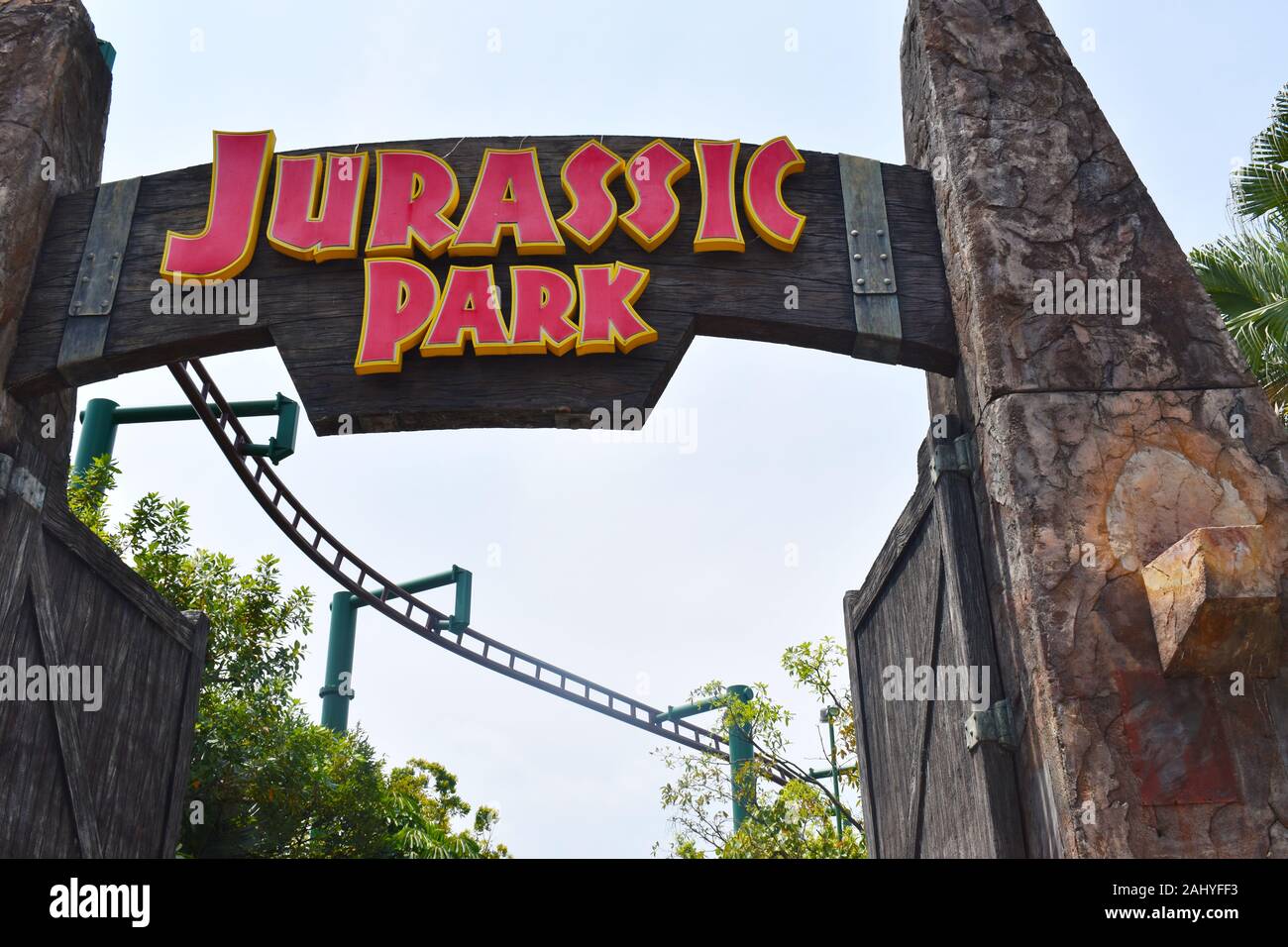 Universal Studios Singapore, Asia, 11 agosto 2019: Ingresso del parco Jurassic nel parco a tema Foto Stock