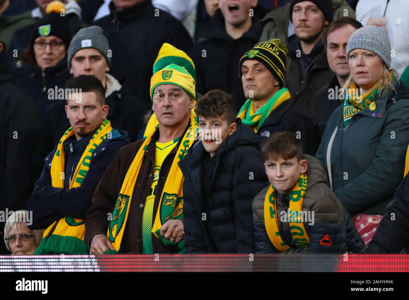 Preoccupato per il Norwich City tifosi guardare - Norwich City v Wolverhampton Wanderers, Premier League, Carrow Road, Norwich, Regno Unito - 21 dicembre 2019 solo uso editoriale - DataCo restrizioni si applicano Foto Stock