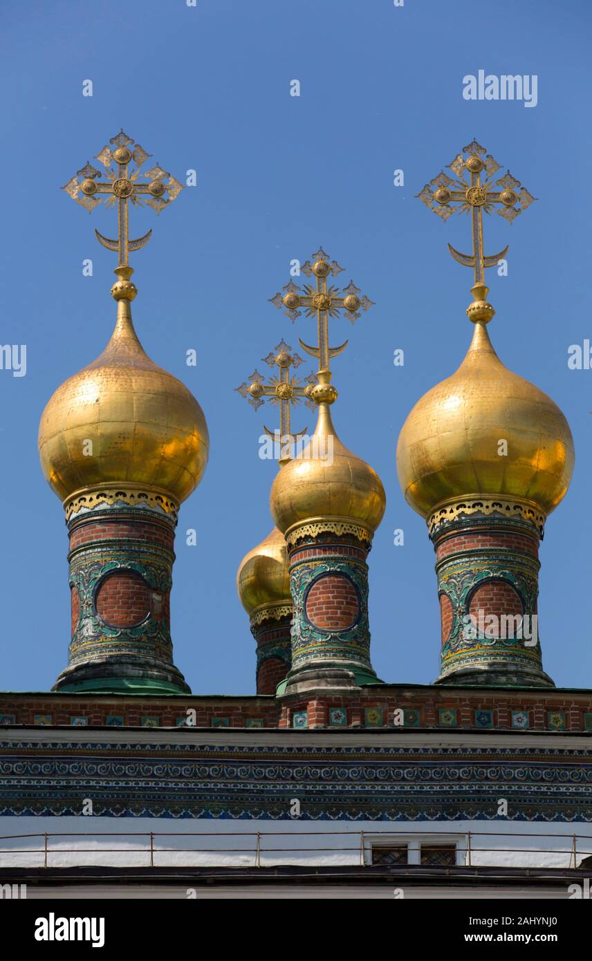 Golden cupole a cipolla, il Cremlino, Sito Patrimonio Mondiale dell'UNESCO, Mosca, Russia Foto Stock