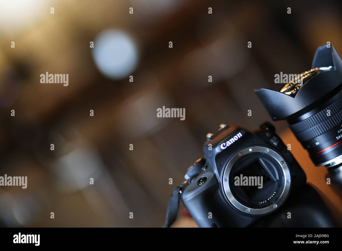 Montatura dell'obiettivo immagini e fotografie stock ad alta risoluzione -  Alamy