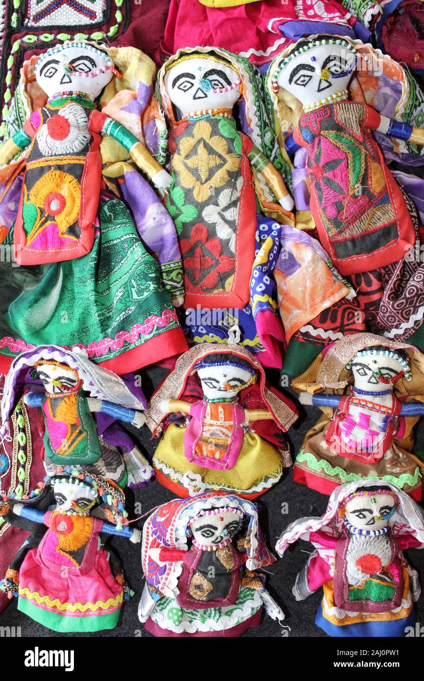 Artigianale di bambole, Nirona, grande Rann di Kutch, Gujarat, India Foto Stock