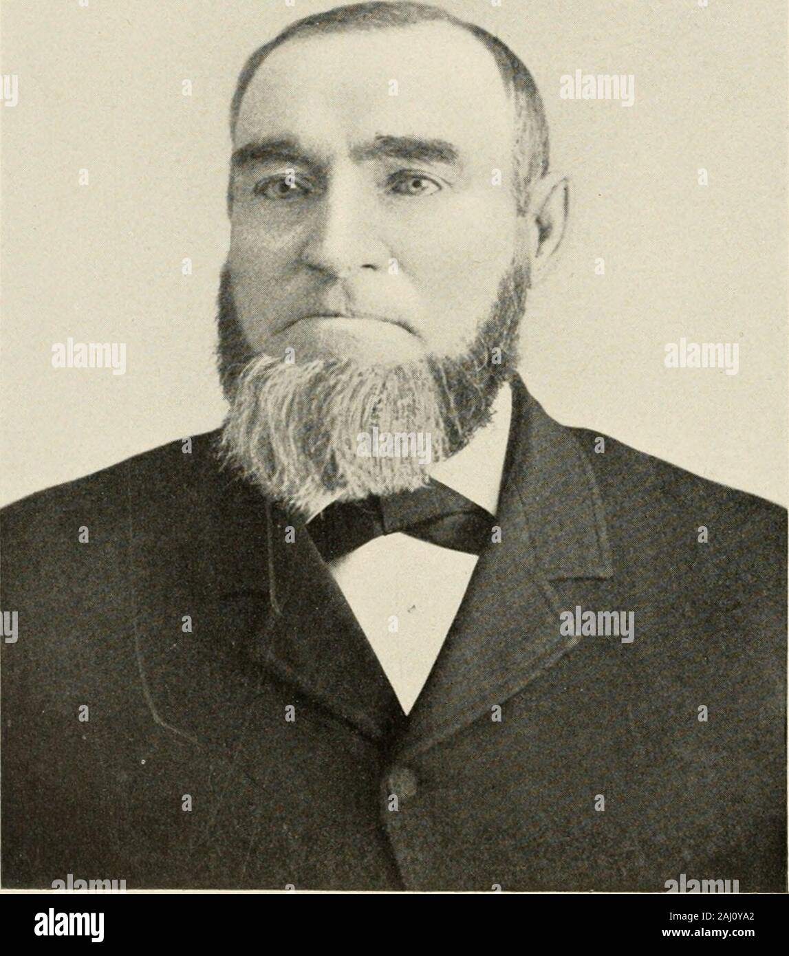 Una storia biografica di Fremont e mulini contee, Iowa . d-antly verificata nella vita del sig. Davis. Cerchi Infinancial ha lavorato il suo modo up-ward da un umile posizione ad uno ofaffluence ed è oggi annoverato fra theprosperous stockmen e gli agricoltori di Millscounty, le sue fatiche avendo portato a hima splendido ritorno. Stephen D. Davis è nato ottobre 25,1820, nella Contea di Jackson, Ohio, un figlio ofLevi e ]iario (Rudyard) Davis. Il pa-interna dai nonni dei nostri soggetti wereRobert e Nancy Davis. Robert Daviswas un nativo del Nord Carolina e spenthis tutta la vita in tale stato, da occupat Foto Stock