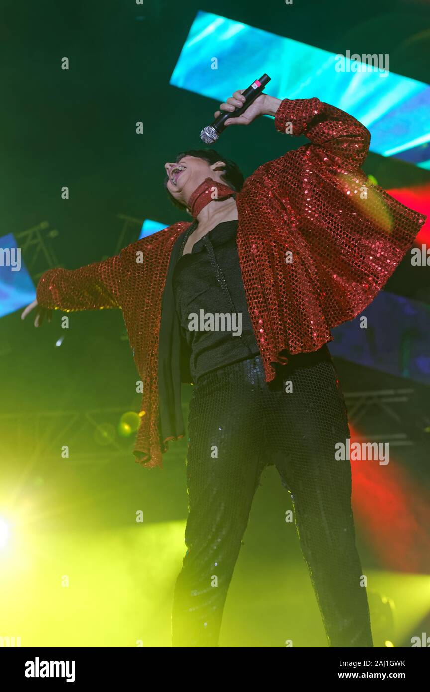 Montreal, Canada. A Liza Minnelli drag star esegue sul palco dell'Illusione super stravaganza show tenutosi durante l'orgoglio di Montreal Festival. Foto Stock