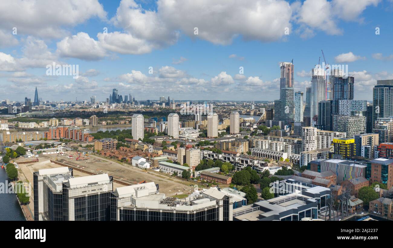 Docklands di Londra, demoliti e liberati Area per la creazione di un nuovo progetto di sviluppo della proprietà. Costruire un nuovo hotel nel centro di Londra, in estate Foto Stock