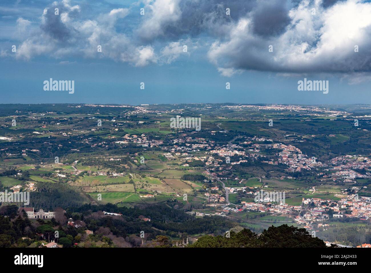 La città di Sintra e dintorni in Portogallo. Foto Stock