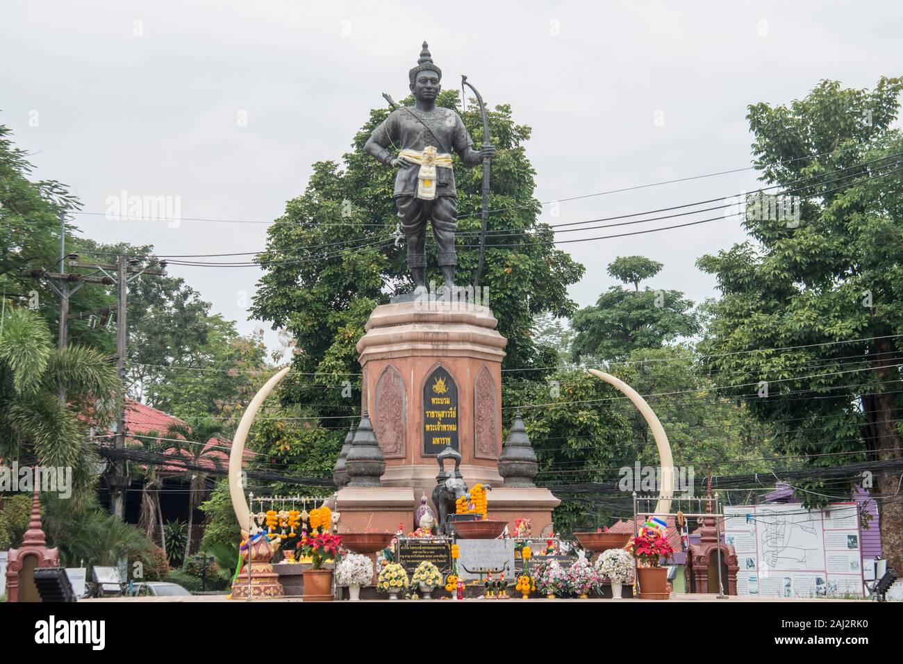 Il monumento di Re Mengrai nel comune di Mae Sai al confine con il Myanmar nella provincia di Chiang Rai nel nord della Thailandia. Thailandia, Mae Sai, Novemb Foto Stock