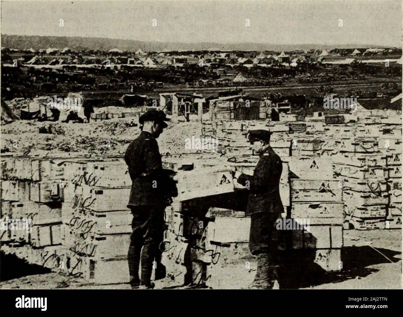 Canadian grocer aprile-giugno 1918 . hat lo sciopero è finita, tutti in uscita freightwill essere affrettato a destinazione e gli eventuali ordini placedwith noi sarà data maggiore attenzione in modo che deliverywill essere formulata al più presto in questo momento. Laprima spedizioni lasciando Winnipeg possono essere onlyones che otterrà attraverso in ovunque vicino regulartime: le autorità dicono la congestione può essere più feltafter il servizio merci è ripreso. Al momento della scrittura dei gestori del trasporto merci sono state stillout. Così il bisogno di pazienza è tanto più pro-nounced. Il 31 maggio 1918. C A N D I A N G R O C E R 31 eventi correnti in Pho Foto Stock