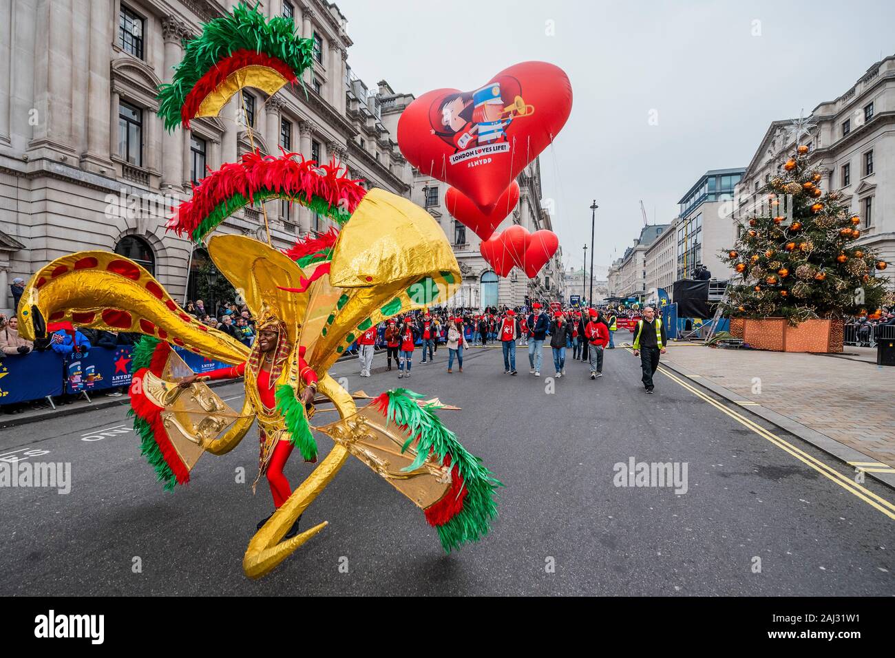 Il London Borough of Hackney - London Capodanno Parade segna l inizio del nuovo anno, 2020. Foto Stock