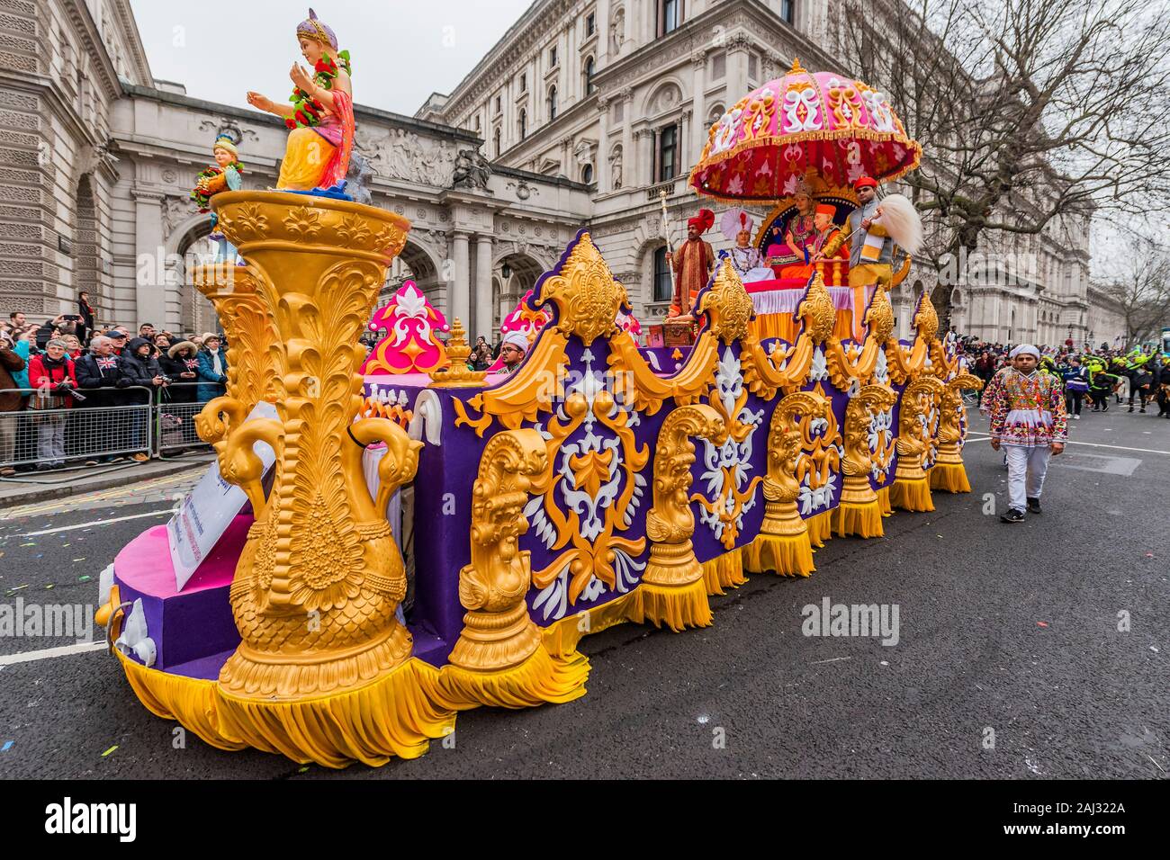 Shree Muktajeevan Swambipapa Pipe Band - London Capodanno Parade segna l inizio del nuovo anno, 2020. Foto Stock