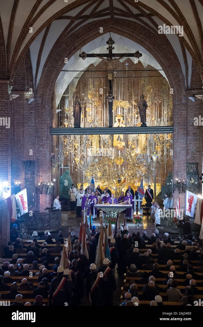 L'Ambra altare in kosciol Sw. Brygidy (St. Brigida la Chiesa) in Gdansk, Polonia, 16 dicembre 2019. L altare è la più grande struttura ambra in w Foto Stock