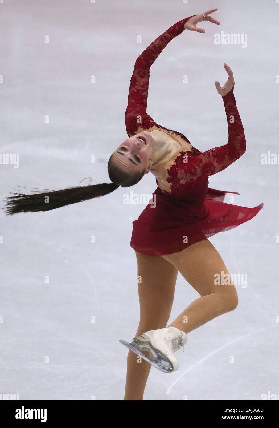 Oberstdorf, Germania. 02Jan, 2020. La figura pattinare, campionato tedesco, Master Class Ladies breve programma: Tina Helleken pattini sul ghiaccio. Credito: Karl-Josef Hildenbrand/dpa/Alamy Live News Foto Stock