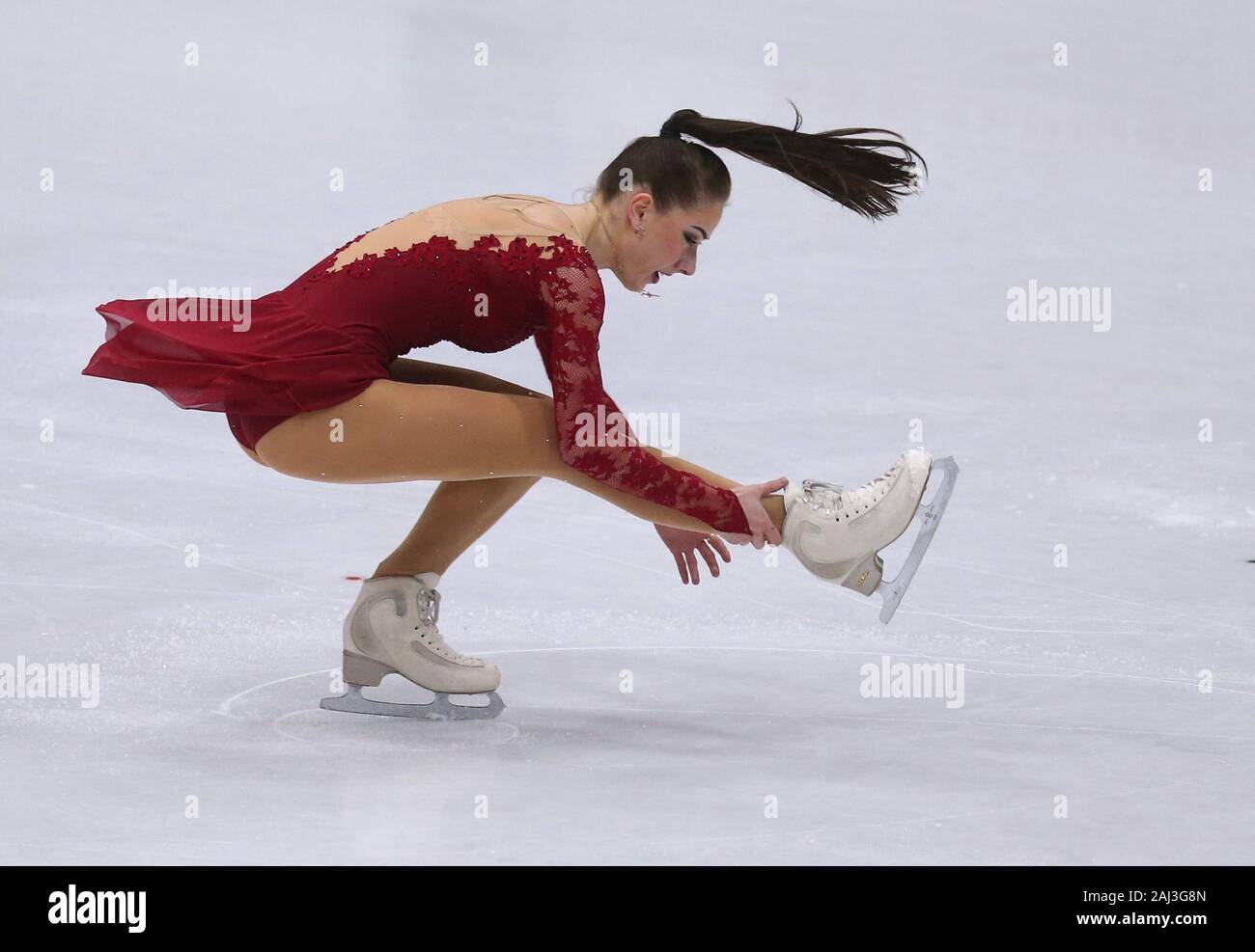 Oberstdorf, Germania. 02Jan, 2020. La figura pattinare, campionato tedesco, Master Class Ladies breve programma: Tina Helleken pattini sul ghiaccio. Credito: Karl-Josef Hildenbrand/dpa/Alamy Live News Foto Stock