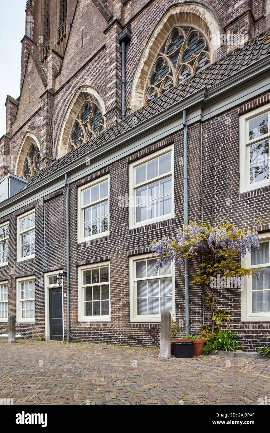 Tradizionali di Street view nella parte storica della città olandese di Dordrecht Foto Stock