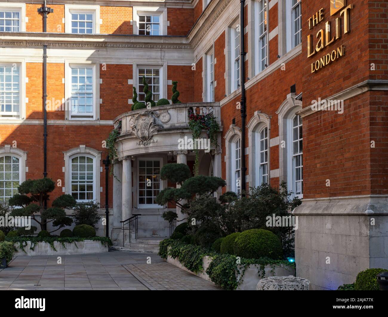 LONDRA, Regno Unito - 29 SETTEMBRE 2018: The LaLIT London Hotel - un hotel di lusso a 5 stelle a Tooley Street, Southwark Foto Stock