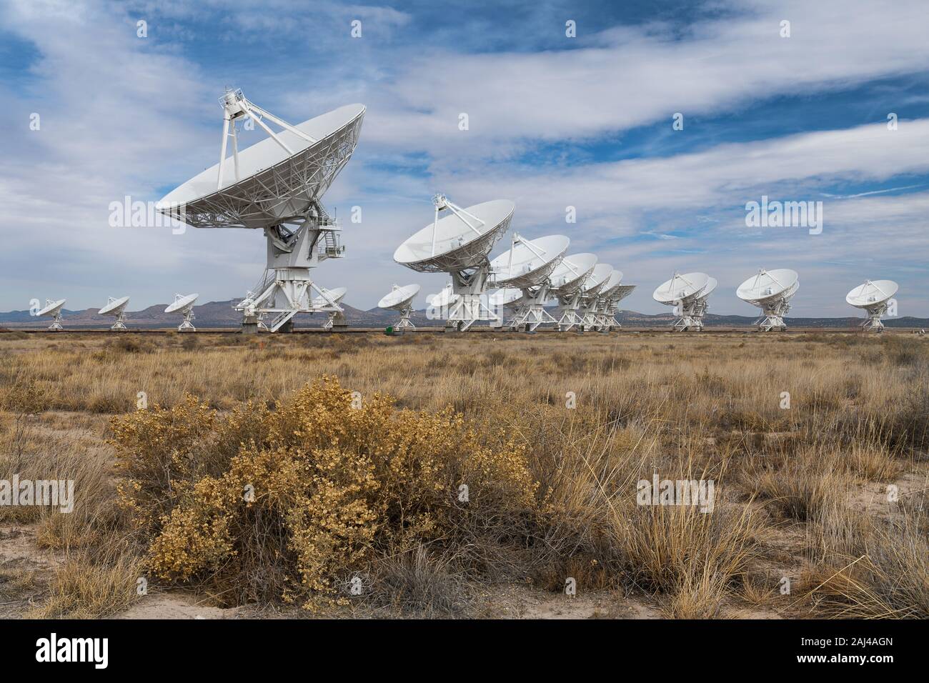 Molto grande schiera (VLA) radio telescope osservatorio sulle pianure di San Agustin deserto appena a nord di Magnalena, Nuovo Messico Foto Stock