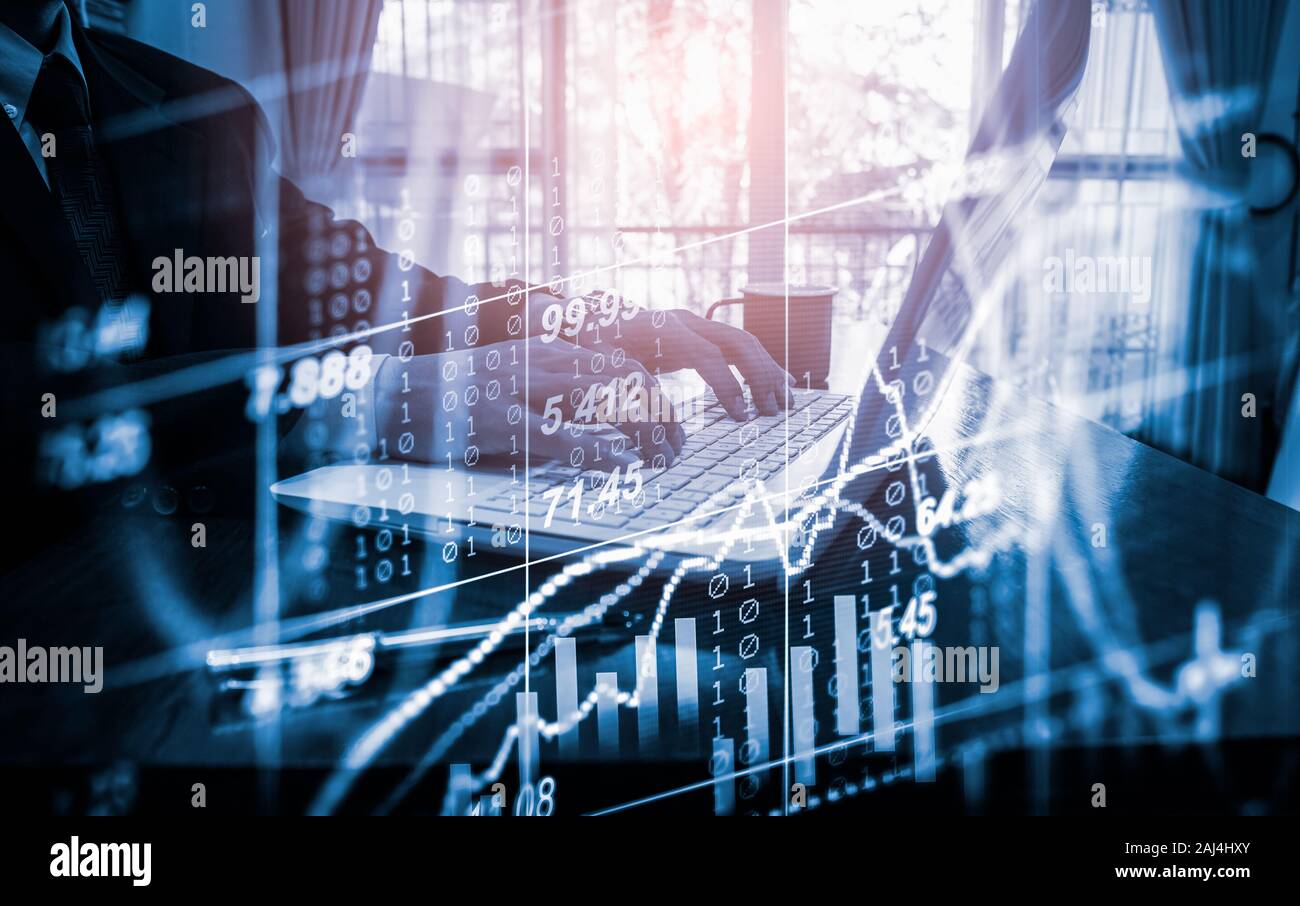 Mercato azionario o forex trading grafico e candelabro grafico adatto per gli investimenti finanziari concetto. Economia sullo sfondo delle tendenze per l'idea di business e di un Foto Stock