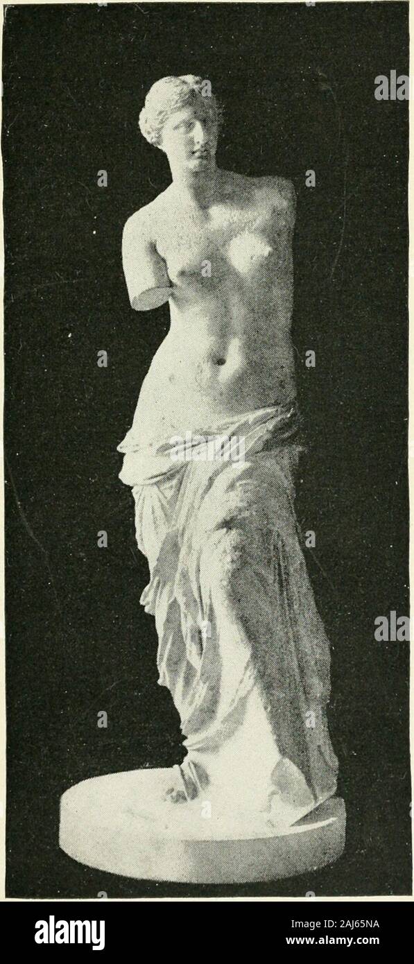 La bellezza della forma e la grazia di vesture . Vi è intrinseca eleganza nel lungo linee di costume ofa. Al fine di garantire che l'eleganza,i meccanici che illustrano la moda-libri, HAV-ing sacrificati bymaking altezza una lunga, wasp-likewaist, si adoperano per espiare peril inciampa aggiungendo ONU-lunghezza naturale al lowerlimbs, rendendo la loro figuresnine e dieci teste di alta,mentre i modelli classici areonly sette e mezzo teste oreight alta.Tali proporzioni sono ut-terly bad. La verità della natura è un essenziale qualitàdella ogni opera d'arte. Tutto ciò che contraddice na-tari per taluni struttura è unwarrantable, ingiustificabile,intoler Foto Stock