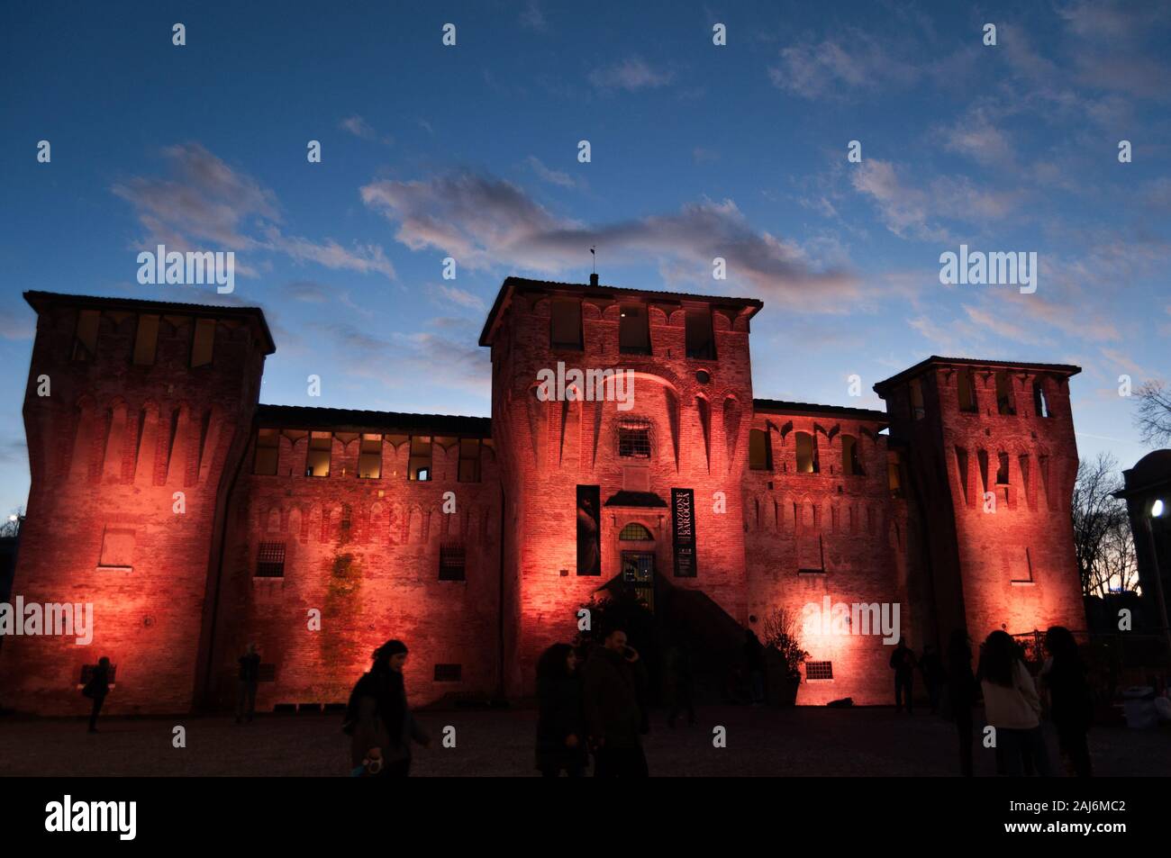 CENTO,Ferrara - Italia 24 Dicembre 2019- l'antica fortezza o castello della Rocca, è una cinta di fortificazione medievale. La rocca sul tardi e Foto Stock