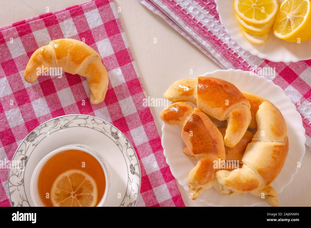 Fresh torte fatte in casa. Una deliziosa pasticceria. Foto Stock