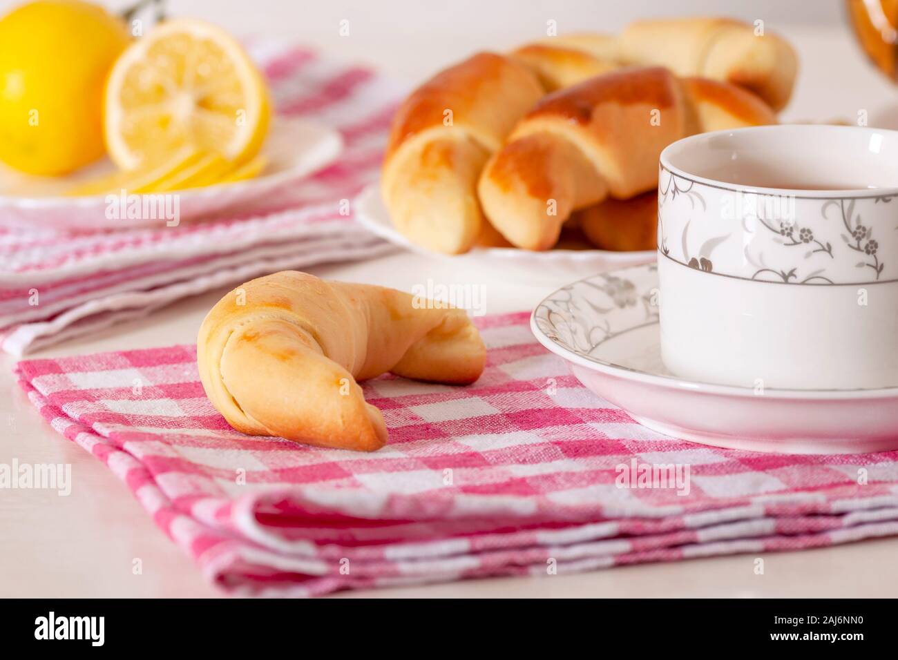 Fresh torte fatte in casa. Una deliziosa pasticceria. Foto Stock