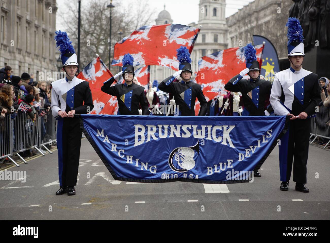 La band Brunswick Marching partecipa alla sfilata di Capodanno 2020 a Londra Foto Stock