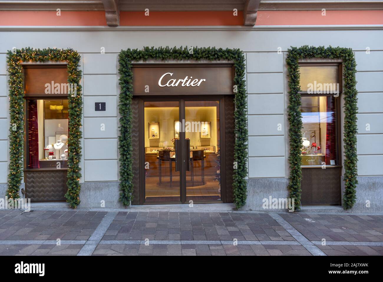Lugano, Svizzera - 22 dicembre 2019: vetrine di Cartier gioielleria a Lugano in Svizzera Foto Stock