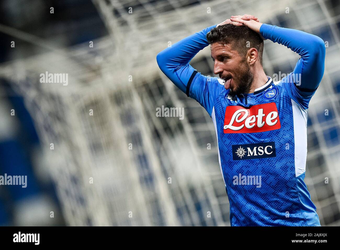 Reggio Emilia, Italia. 22 Dicembre 2019: Dries Mertens di SSC Napoli celebra durante la serie di una partita di calcio tra noi Sassuolo e SSC Napoli. SSC Napoli ha vinto 2-1 sopra di noi di Sassuolo. Credito: Nicolò Campo/Alamy Live News Foto Stock