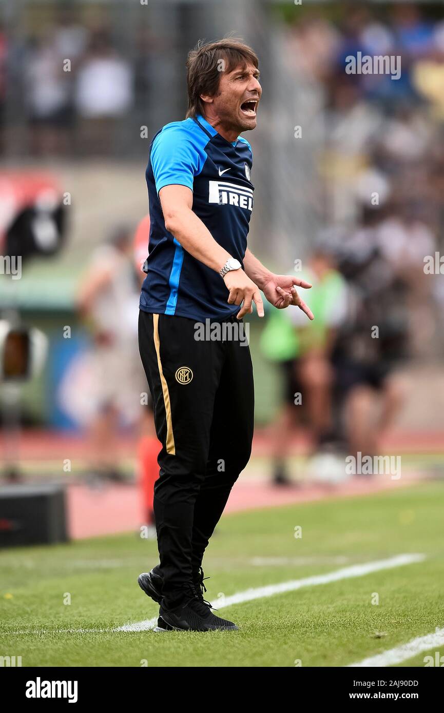 Lugano, Svizzera. 14 Luglio 2019: Antonio Conte, head coach della FC Internazionale, gesti durante la pre-stagione amichevole partita di calcio tra FC Lugano e FC Internazionale. FC Internazionale ha vinto 2-1 su FC Lugano. Credito: Nicolò Campo/Alamy vivere nuove Foto Stock