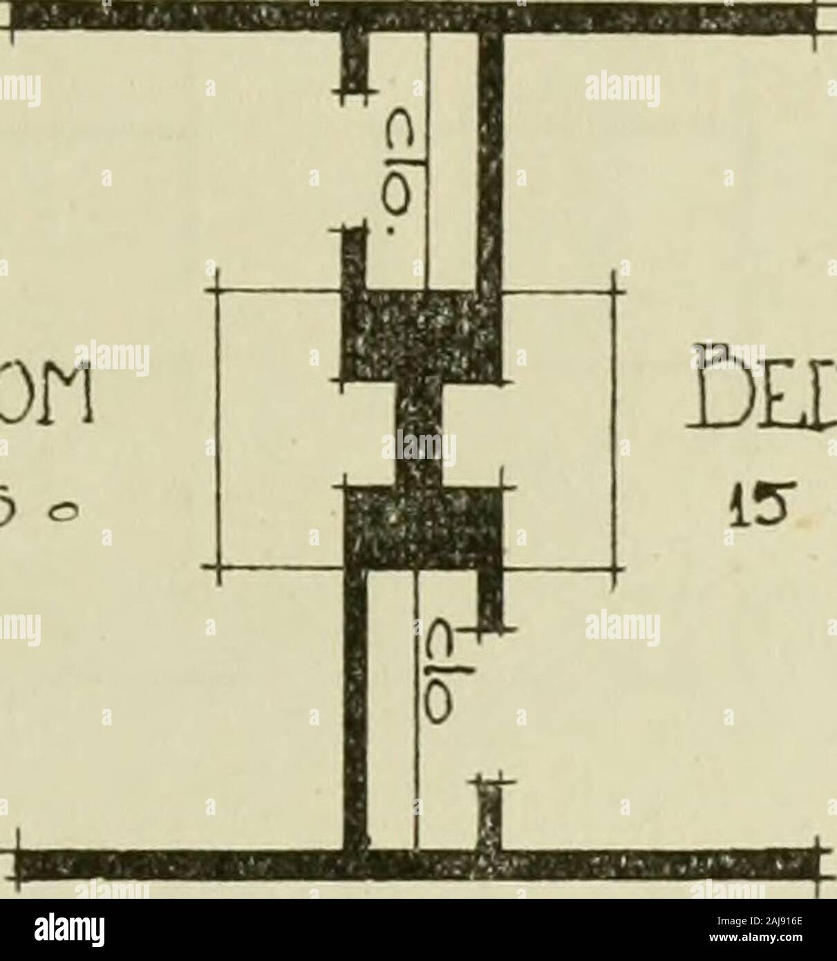 Piani per schoolhouses pubblica approvato dallo stato sovrintendente della pubblica istruzione con spiegazioni, specifiche, distinte dei materiali, le stime di costo . Dormitori per ragazzi-contea di alta scuola. PLA.VS PER SCHOOLHOUSES pubblica. 33 essere 5-1: X oV^-incli di grado di pino, prevista in lunghezze completo,strettamente guidato fino e in cieco inchiodato. I portici sono beceiled sovraccarico con 11-16 x 314-ineh doppio massimale bordato,con % pollici quarto round, in angoli. I passaggi di ingresso devono essere costruite di tre li/4 x 414-inchheart jnne strisce distanziate, 1/4 di pollice di distanza per fasce battistrada, % ^ ^%pollici montanti, supportati su 2-inc Foto Stock