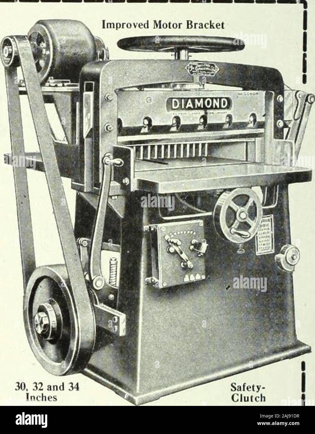 Stampante canadese & Editore . CObN HO ER-SHAFTTYPEAdapted a una vasta gamma di macchine DELL'ALBERO DI COMANDO DEI MODELLI PER MACCHINE SPECIALI scrivere per catalogo e indicazioni di Horton Manufacturing Company 3008-3016 Univ. Ave. S.E., Minneapolis, Minn., U.S.A. Pesante Base One-Piece, con Archalso in un unico pezzo. Worm-GearDrive, con HyattRoller Bearingin volano. Potente di frizione non manda in stallo. Triple SplitBack manometro. Tre AdjustingScrews inKnife-Bar. Il nastro di acciaio Back-Gauge indicatore. Gli indicatori laterali suentrambi i lati. Indicatore AdjustableBack.. Potenza di diamante frese di carta sono potenti, rapido e accurato. Realizzati in 30,32 un Foto Stock