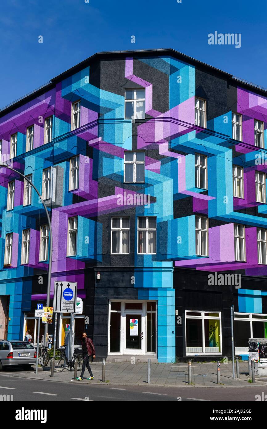 Farbig bemaltes Haus, Bülowstraße, Schoeneberg, Berlino, Deutschland Foto Stock
