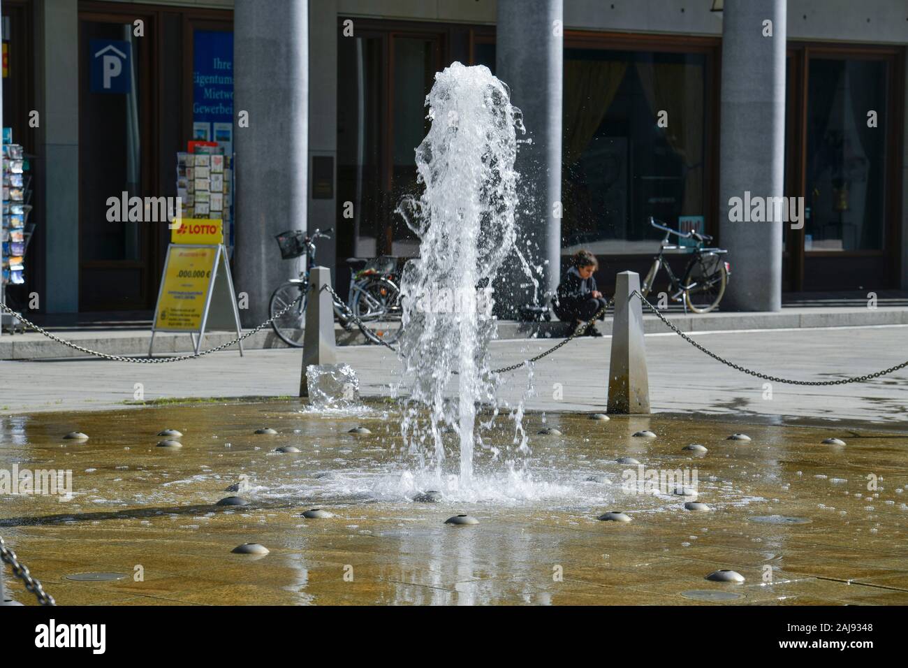 Springbrunnen, Walter-Benjamin-Platz, Charlottenburg di Berlino, Deutschland Foto Stock