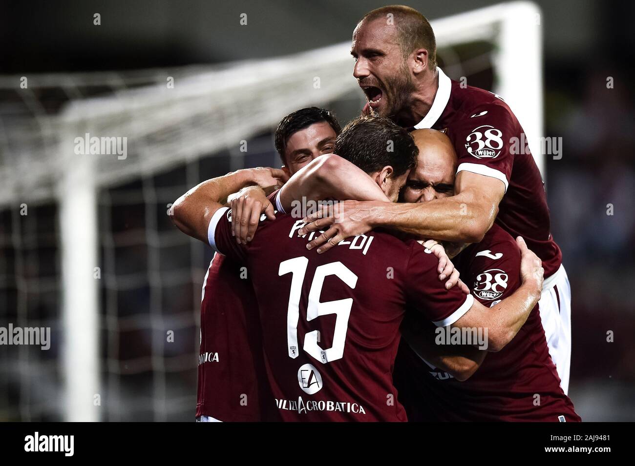 Torino, Italia. 8 agosto 2019: Andrea Belotti di Torino FC celebra con i suoi compagni di squadra dopo un goal durante la UEFA Europa League terzo turno di qualificazione partita di calcio tra Torino FC ed FC Shakhtyor Soligorsk. Torino FC ha vinto 5-0 su FC Shakhtyor Soligorsk. Credito: Nicolò Campo/Alamy Live News Foto Stock