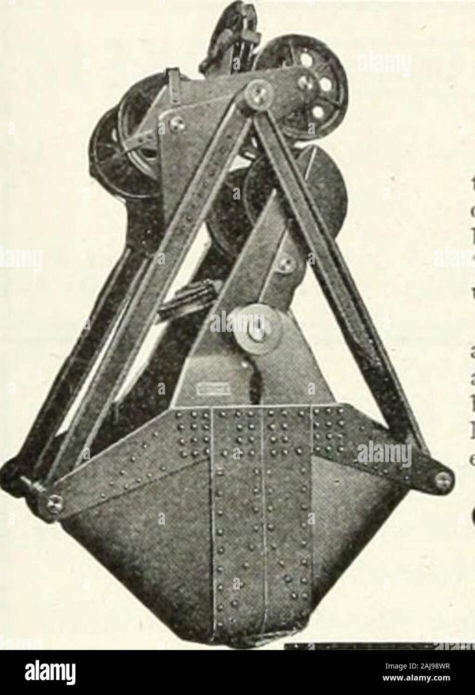 Ingegneria e Contracting . può essere utilizzato anche come aLOCOMOTIVECRANE per handlinga clam shell o benna OrangePeel HookBlock o. It l3 anche de-firmato per lavorare su topof flatcarswitUDi/jpfr,la benna o gancio, e arco alloperations controllata da un uomo.Willexcavale al costo di 5 centesimi per ogni cantiere cubin.Capacità con j a IJ-cantiere bilanciere. 200 a 600metri al giorno. O postali telecram a scapito ir si brlni;1 irtfuTInformation ri-K:irding una macchina forquick consegna. La Browning Engineering Co., Cleveland, Ohio. Gumbo sul tunnel di Detroit lavoro il con-trattori, Dunbar & Sullivan, foundonly una benna che Foto Stock