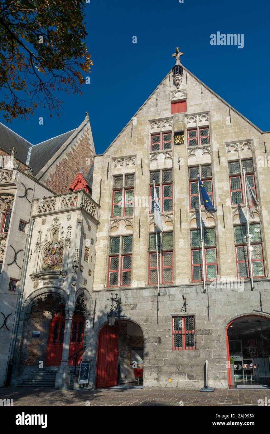 Bruges, Belgio - 6 Ottobre 2018: nel Medioevo un pedaggio è riscosso presso San Giovanni ponte s, ora Jan van Eyck square. Che il denaro è stato utilizzato per ricostruire Foto Stock