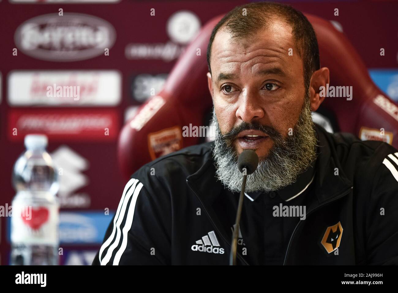 Torino, Italia. 21 Agosto 2019: Nuno Espirito Santo, allenatore di Wolverhampton Wanderers FC, parla nel corso di una conferenza stampa alla vigilia di UEFA Europa League playoff round partita di calcio tra Torino FC e Wolverhampton Wanderers FC. Credito: Nicolò Campo/Alamy Live News Foto Stock