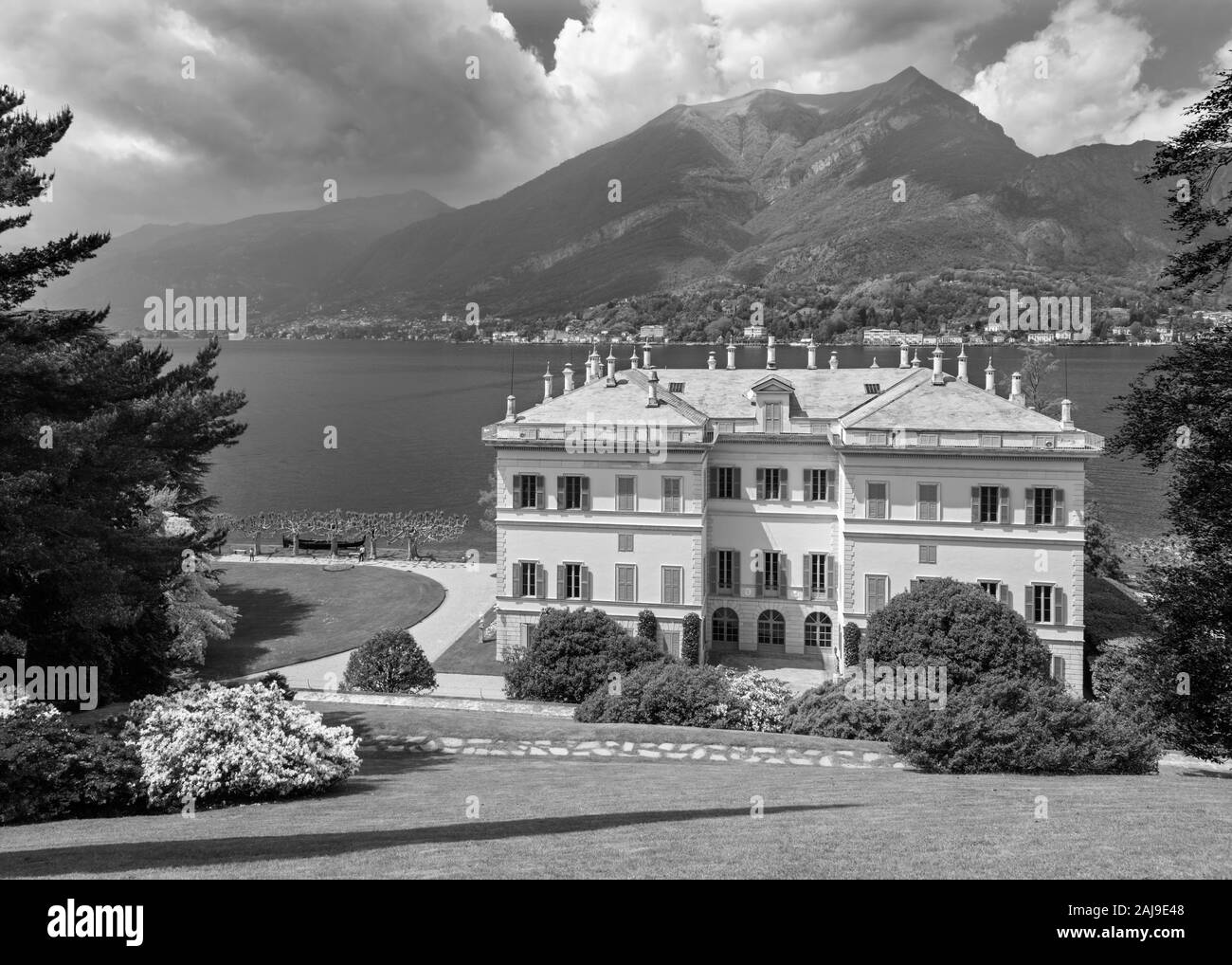 BELAGGIO, Italia - 10 Maggio 2015: la Villa Melzi sul litorale del lago di Como e i giardini. Foto Stock