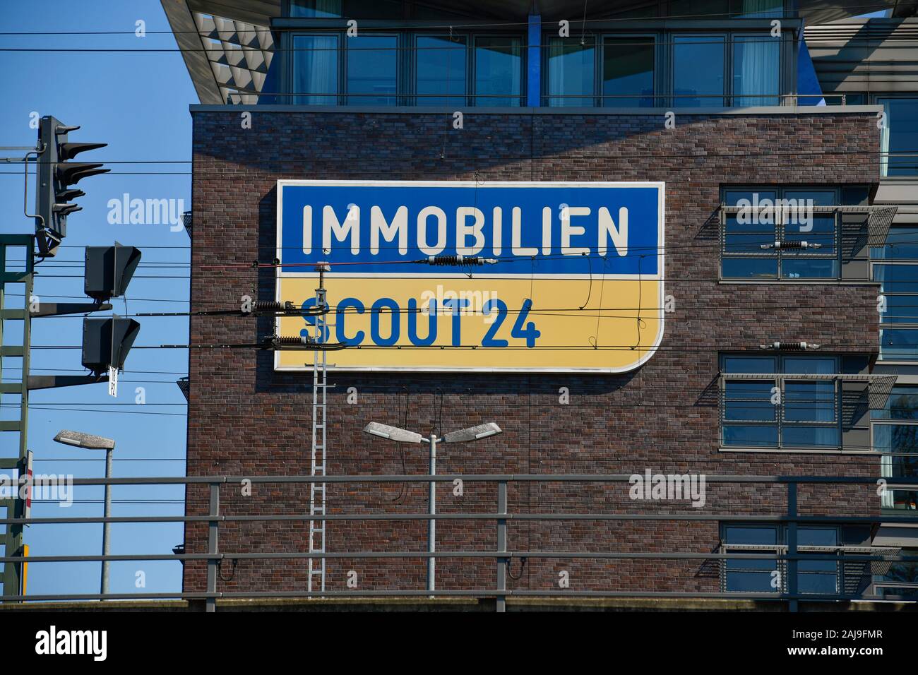 Immobilien Scout, Andreasstraße, Friedrichshain di Berlino, Deutschland  Foto stock - Alamy