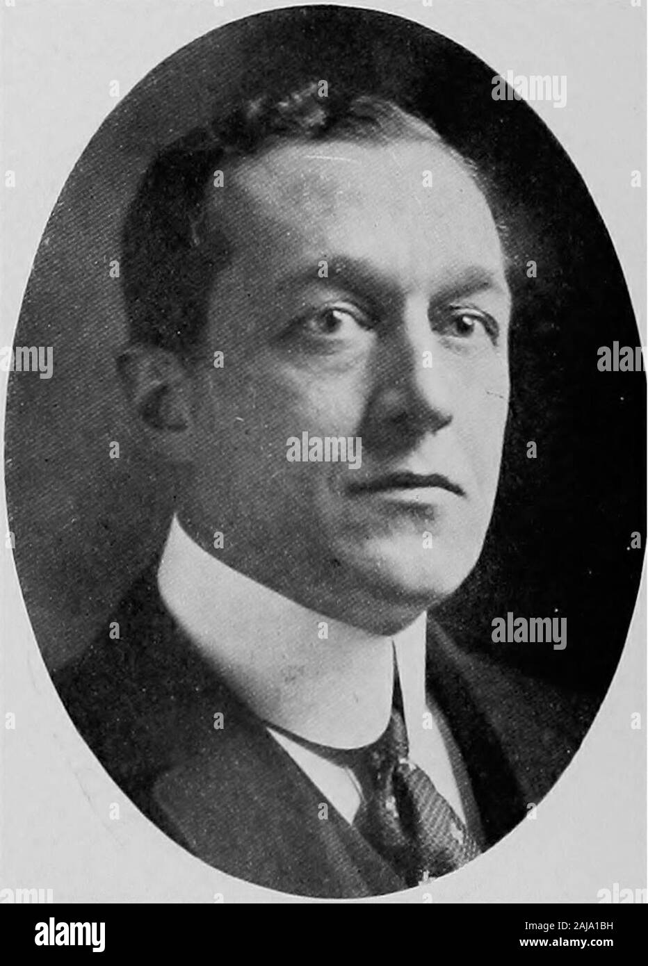 Empire State notabili, 1914 . Il DR. SIGMUND POLLITZER medico, autore di una cinquantina di carte, il prof. Dermatologia N. Y. Post Graduate Medical College di New York City EUGENE H. MI^OOL, M. D. frequentando chirurgo di ospedale Francese N. associare partecipando a N. Y. Hospital di New York City Empire State notabili medici e chirurghi 317 Foto Stock