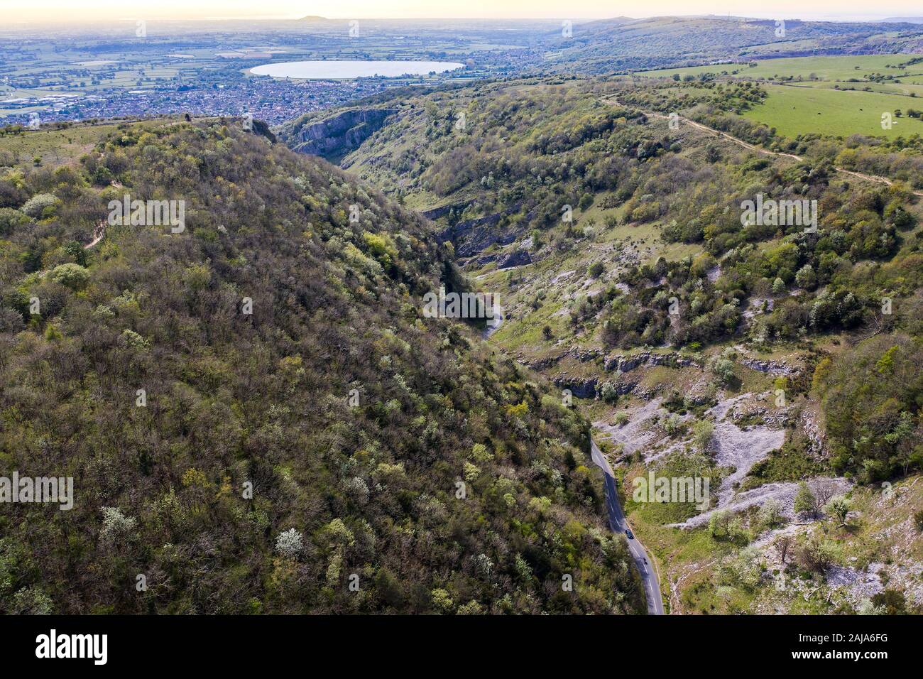 Cheddar Gorge, la seconda meraviglia naturale più grande in Gran Bretagna, vista aerea Foto Stock