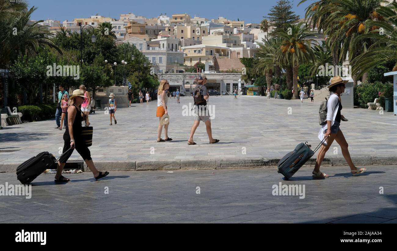 I turisti in Syros, Grecia. Foto Stock