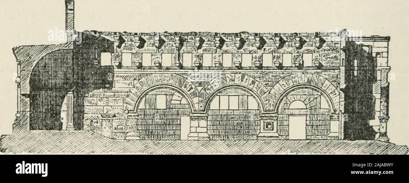 I monumenti della chiesa primitiva . ^ alcune delle chiese siriane sopra menzionato;ma le chiese del centro di Siria stand così accuratamente apartand da loro stessi che si meritano un trattamento separato eun fuller uno di quelli che possono essere qui indicati. Per un adeguato informa-zioni circa questo interessante architettura, uno deve fare riferimento a thework di de Vogiie.^ nelle basiliche, pertanto, a est e a ovest,- e in Siria dove il legno è stato per essere avuto, - un basso timpano roofsurmounted la navata e il transetto e un capannone del tetto della sameangle coperto le navate. La copertura più comuni per il roofwas, naturalmente, terracotta mattonelle. Foto Stock