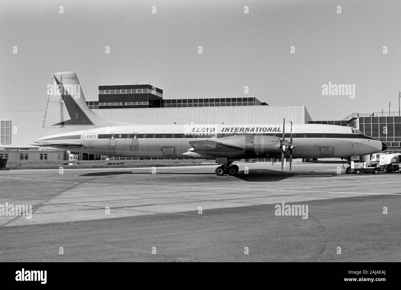 Un Bristol Britannia aeromobile, registrazione G-ANCE, di Lloyd International Airways, una compagnia aerea britannica che azionato dal 1961 al 1972. Foto Stock